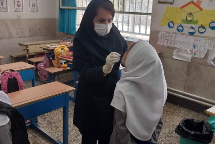 معاینه و آموزش دانش آموزان مدارس دخترانه و پسرانه منطقه مهردشت 3